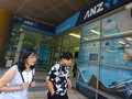 Ngân hàng Shinhan Việt Nam đã mua lại mảng bán lẻ của ANZ tại Việt Nam. Trong ảnh: trụ sở Ngân hàng ANZ Việt Nam chi nhánh TP.HCM tại quận 1 - Ảnh: Quang Định