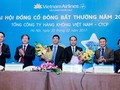 ĐHĐCĐ VietNam Airline đã thông qua kế hoạch bán và thuê lại máy bay để giảm hệ số nợ/vốn chủ sở hữu