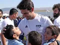 Sau khi giải nghệ Kaka thường xuyên tham gia các hoạt động từ thiện của FIFA, đại sứ hình ảnh cho Real Madrid hoặc AC Milan. Ảnh FIFA.