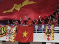 Khán giả Việt Nam luôn bên cạnh đội bóng. Ảnh AT