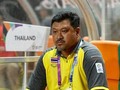 HLV Worawut Srimaka của U23 Thái Lan đang đứng trước tình cảnh các CLB không chịu nhả quân chuẩn bị cho SEA Games 31. Ảnh FAT.