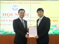 Bộ trưởng Nguyễn Mạnh Hùng trao Quyết định bổ nhiệm cho ông Hoàng Minh Cường