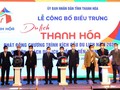  Các vị lãnh đạo nhấn nút khai trương Biểu trưng du lịch Thanh Hóa