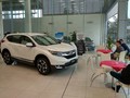 Mẫu Honda CR-V mới dù bị đẩy giá thêm 150 triệu nhưng khách hàng muốn mua vẫn phải thêm tiền để lắp phụ kiện