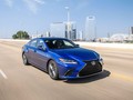 Kích thước tổng thể Lexus ES 2019 đã gần ngang ngửa với mẫu sedan cỡ lớn Toyota Avalon. (Ảnh: Lexus)