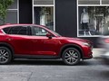 Mẫu xe Mazda trên đường phố