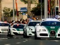 Kỷ lục Guinness công nhận Dubai có xe cảnh sát nhanh nhất thế giới, chiếc xe Bugatti Veyron (xe đầu đoàn) đạt tốc độ tối đa 407km/h, có giá 2,5 triệu USD