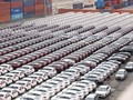 Một lượng lớn ô tô nhập khẩu được hưởng thuế ưu đãi 0% đang gây không ít khó khăn cho các doanh nghiệp sản xuất trong nước. Ảnh: Nguyễn Hà