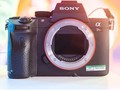 Sony A7R (ảnh: The Verge)