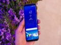 Chiếc Galaxy S8 năm ngoái đã đặt ra một chuẩn mực mới cho thiết kế điện thoại thông minh (Ảnh Business Insider)