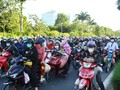 Người dân trên đường chạy dịch về quê. Ảnh: Vietnamnet
