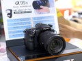 Chưa đầy một tháng sau khi trình làng trên toàn thế giới. Sony đã mang mẫu Alpha A99 II về Việt Nam. Sản phẩm đang trưng bày tại Sony Show 2016 tại Hà Nội và có giá đặt trước là 69,99 triệu đồng. Mức giá này rẻ hơn so với thị trường Mỹ là 3.200 USD (tương