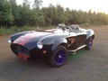 Chiếc xe chế Shelby Cobra sau khi hoàn thiện