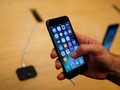 Tốc độ mạng của các phiên bản iPhone 7 không khác biệt nhiều vì Apple đã hạn chế phần cứng- (Ảnh: AFP).