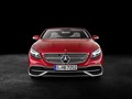 Về thiết kế ngoại thất của Mercedes Maybach S650 Cabriolet có nhiều thành phần đặc biệt bao gồm các logo, ống xả quad, bộ la-zăng và thiết kế mới và cản trước nâng cấp. Mercedes Maybach S650 Cabriolet trang bị hệ thống ống xả có chụp hình tứ giác, logo Ma