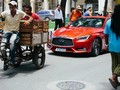 Infiniti Q60 lạ lẫm trong mắt người dân Cuba