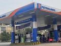 Giá xăng lập kỷ lục mới, vượt 30.000 đồng/lít