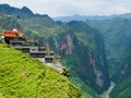 Tòa nhà bê tông với chức năng nhà nghỉ, nhà hàng, quán cà phê... trên đèo Mã Pì Lèng đã sửa thành điểm dừng chân sau khi gây ồn ào
