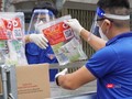 Những túi thuốc yêu thương trao tặng F0. Ảnh HCDC