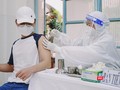 Người đến TP.HCM sẽ được tiêm vaccine ngừa COVID-19 nếu chưa thực hiện đủ nghĩa vụ này. Ảnh: HCDC 