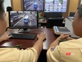 Cán bộ CSGT quan sát phương tiện giao thông qua hệ thống giám sát