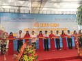  Các đại biểu cắt băng khai mạc Triển lãm