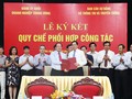 Bí thư Ban cán sự Đảng, Bộ trưởng Bộ TT&TT Trương Minh Tuấn  và Bí thư Đảng ủy Khối doanh nghiệp Trung ương Phạm Viết Thanh cùng ký Quy chế phối hợp công tác