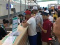 Hàng khách xếp hàng chờ làm thủ tục tại sân bay Phú Quốc.