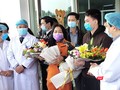 Bệnh nhân được công bố khỏi bệnh tại Bệnh viện Bệnh Nhiệt đới Trung ương cơ sở 2. Ảnh: Minh Thúy