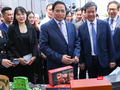 Đi thăm các sản phẩm khởi nghiệp, Thủ tướng bày tỏ: Khát vọng khởi nghiệp dù lớn lao hay nhỏ bé đều rất đáng khích lệ.