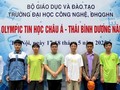 Các thành viên Đội tuyển Olympic Tin học quốc gia Việt Nam. Ảnh: MOET