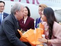 Tổng Thư ký Liên hợp quốc António Guterres đến sân bay quốc tế Nội Bài bắt đầu thăm chính thức Việt Nam. (Ảnh: TTXVN)