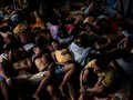 Nhà tù ở thành phố Quezon, Manila, Philippine, nơi 160-200 tù nhân bị nhét vào một xà lim được xây dựng dành cho 20 người. (Ảnh: Boredpanda)