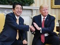 Tổng thống Mỹ Donald Trump và Thủ tướng Nhật Shinzo Abe trong một cuộc gặp tại Nhà Trắng (Ảnh: SCMP)