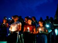 Người dân El Paso tưởng niệm các nạn nhân thiệt mạng trong vụ xả súng (Ảnh: Getty)
