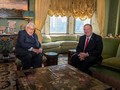 Ngoại trưởng Mỹ Mike Pompeo trong cuộc gặp với ông Henry Kissinger mới đây (Ảnh: The Hill)