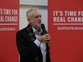 Lãnh đạo Công đảng đối lập Anh Jeremy Corbyn hứng chỉ trích kịch liệt (Ảnh: Reuters)