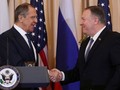 Ngoại trưởng Lavrov (trái) gặp gỡ người đồng cấp Mỹ Mike Pompeo (Ảnh: AP)