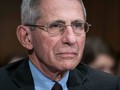 Anthony Fauci, thành viên cấp cao của đội đặc nhiệm chống COVID-19 của Nhà Trắng, phải cách ly (Ảnh: The Sun)