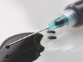 Chính quyền Caracas đề xuất đổi dầu lấy vaccine ngừa COVID-19 (Ảnh: RT)