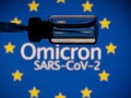 Biến chủng Omicron có thể đã tiến hóa từ chủng virus bệnh cúm thông thường (Ảnh: Reuters)