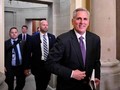 Chủ tịch Hạ viện Kevin McCarthy trên đường tới Hạ viện để tham gia cuộc bỏ phiếu dự luật trần nợ (Ảnh: Getty)