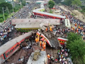 Vụ tai nạn ở Odisha được xem là thảm kịch đường sắt tồi tệ nhất trong thế kỷ này ở Ấn Độ (Ảnh: Yahoo News)