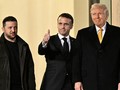 Tổng thống Pháp Emmanuel Macron (giữa), Tổng thống đắc cử Mỹ Donald Trump (phải) và Tổng thống Ukraine Vladimir Zelensky tại Paris, ngày 7/12. Ảnh: Getty.