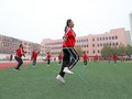 Học sinh học nhảy dây tại một trường tiểu học ở tỉnh Hà Bắc, miền Bắc Trung Quốc. Các trường tiểu học trên khắp Trung Quốc đang chứng kiến ​​sự sụt giảm số lượng học sinh ghi danh trong bối cảnh tỷ lệ sinh trên toàn quốc giảm mạnh. Ảnh: Shutterstock.