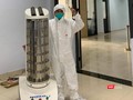 Bác sĩ tại Bắc Giang tiếp nhận robot khử khuẩn Phenikaa-X.