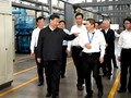 Ông Tập Cận Bình đi thăm nhà máy chế tạo nam châm bằng đất hiếm. Cùng đi có Phó thủ tướng Lưu Hạc, người vừa đàm phán thất bại ở Mỹ về.