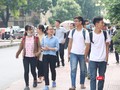 Sinh viên đến trường. Ảnh: Minh Thúy