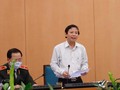 Ông Hoàng Đức Hạnh - Phó giám đốc Sở Y tế Hà Nội (áo trắng). Ảnh: UBND TP. HN