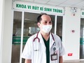 BS. Trần Văn Giang – Phó Trưởng Khoa Virus Ký sinh trùng, Bệnh viện Bệnh Nhiệt đới Trung ương (Ảnh: Minh Thúy) 